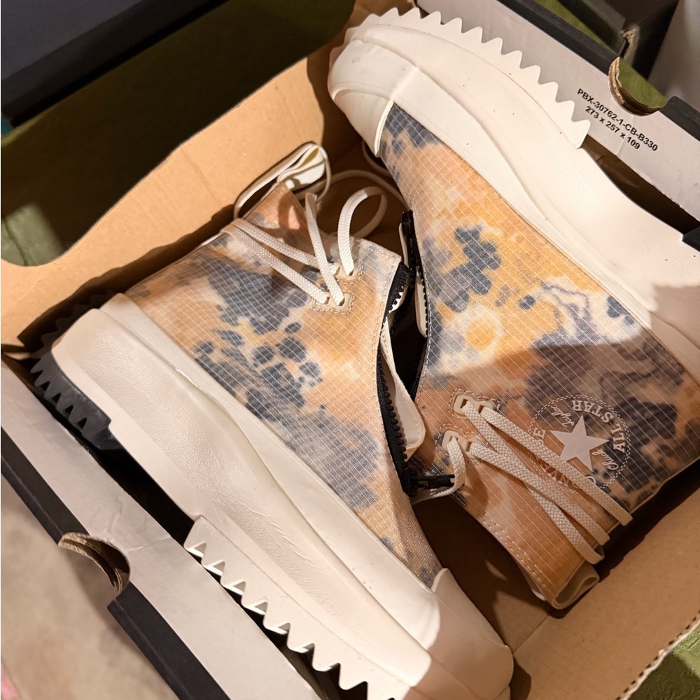 Converse Run Star Hike High 'Washed Florals' Sneakers Womens SZ6.5 /EU37.5